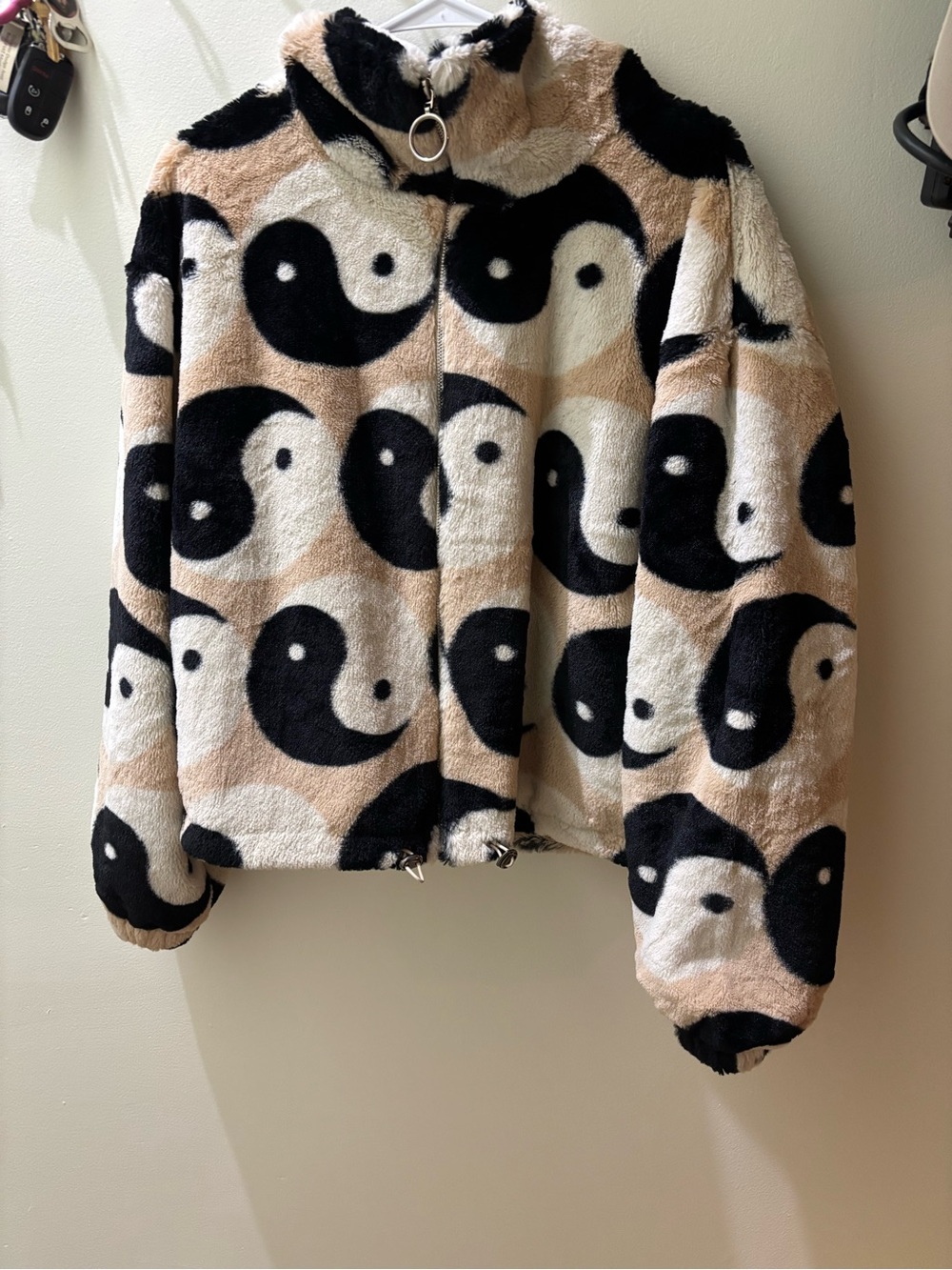 Yin Yang Faux-Fur Puffer Jacket - Beige & Black